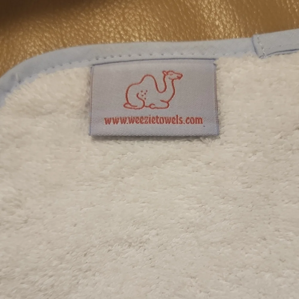 Monogrammed White Hand Towel 100 % Cotton with Pink Embroidery 